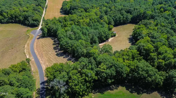 138 Lakeside DR, Chapel Hill, NC 27517