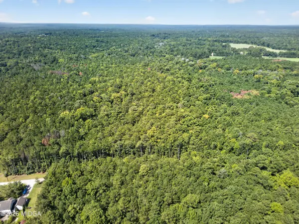 484 Stonegables Court, Gray, GA 31032