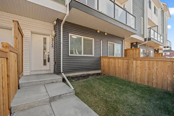 312 Red Sky Villas NE, Calgary, AB T3N 2M2