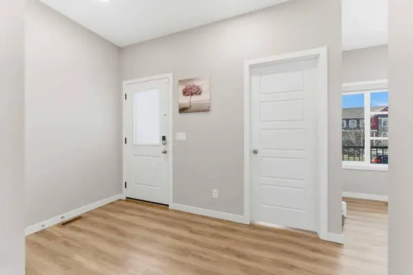132 Highview Gate SE, Airdrie, AB T4A3L6