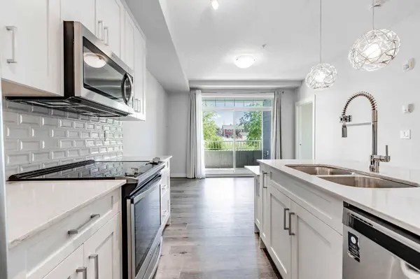 300 Auburn Meadows Common SE #111, Calgary, AB T3M3E7