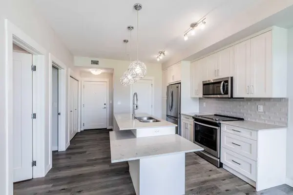 300 Auburn Meadows Common SE #111, Calgary, AB T3M3E7