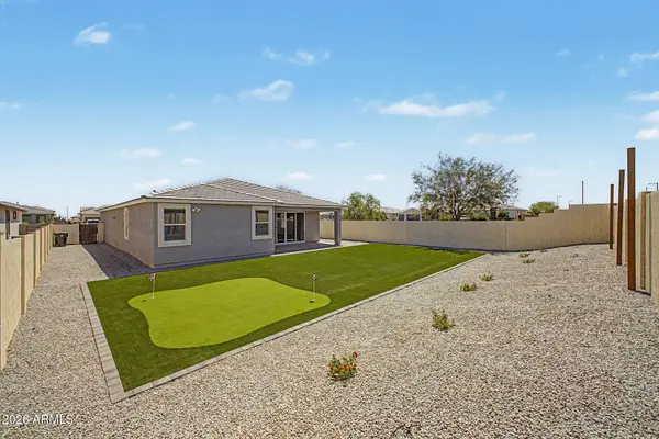 15896 W DESERT HOLLOW Drive, Surprise, AZ 85387