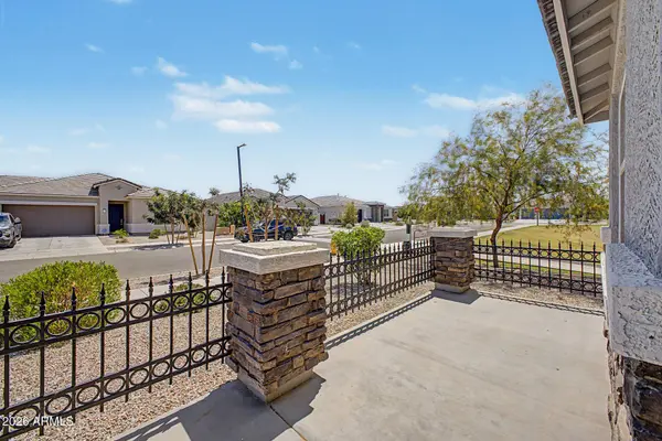 15896 W DESERT HOLLOW Drive, Surprise, AZ 85387