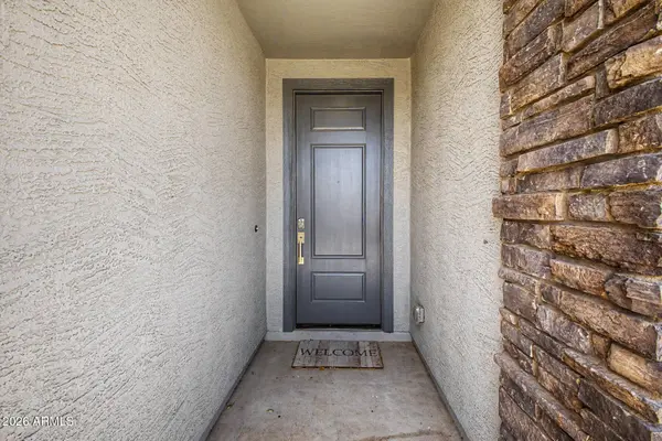 15896 W DESERT HOLLOW Drive, Surprise, AZ 85387