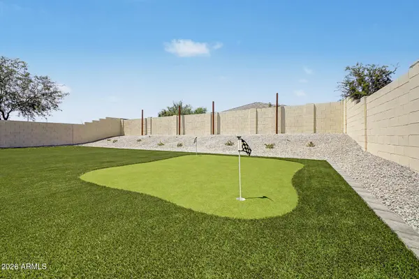 15896 W DESERT HOLLOW Drive, Surprise, AZ 85387