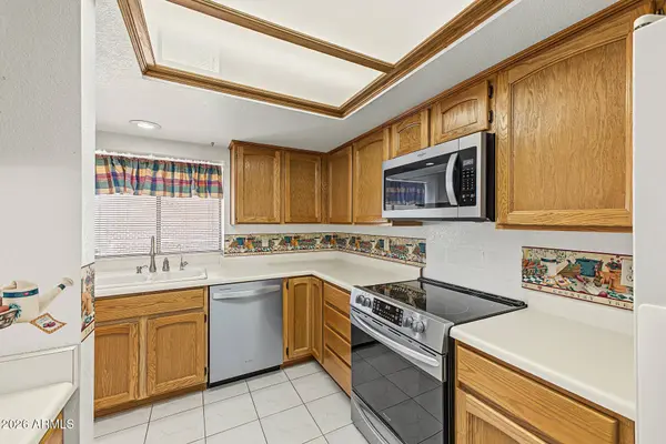 601 W BEVERLY Lane, Phoenix, AZ 85023