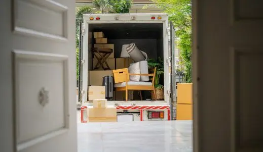 What’s the Best Way to Coordinate Moving and Selling at the Same Time?,Jana Caudill