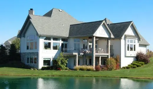 Why Buying a Lake House is a Great Investment,Jana Caudill