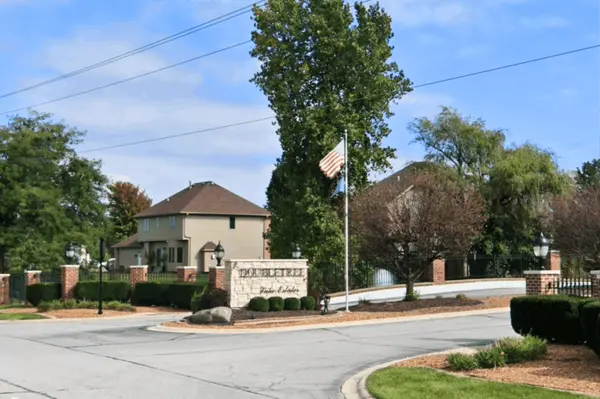 Doubletree Lake Estates entrance in Crown Point IN