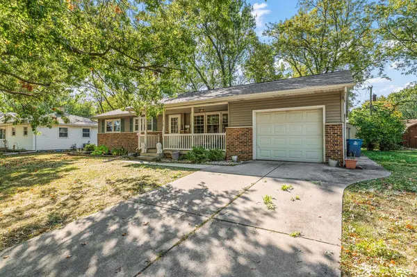 319 Michele AVE, Crown Point, IN 46307