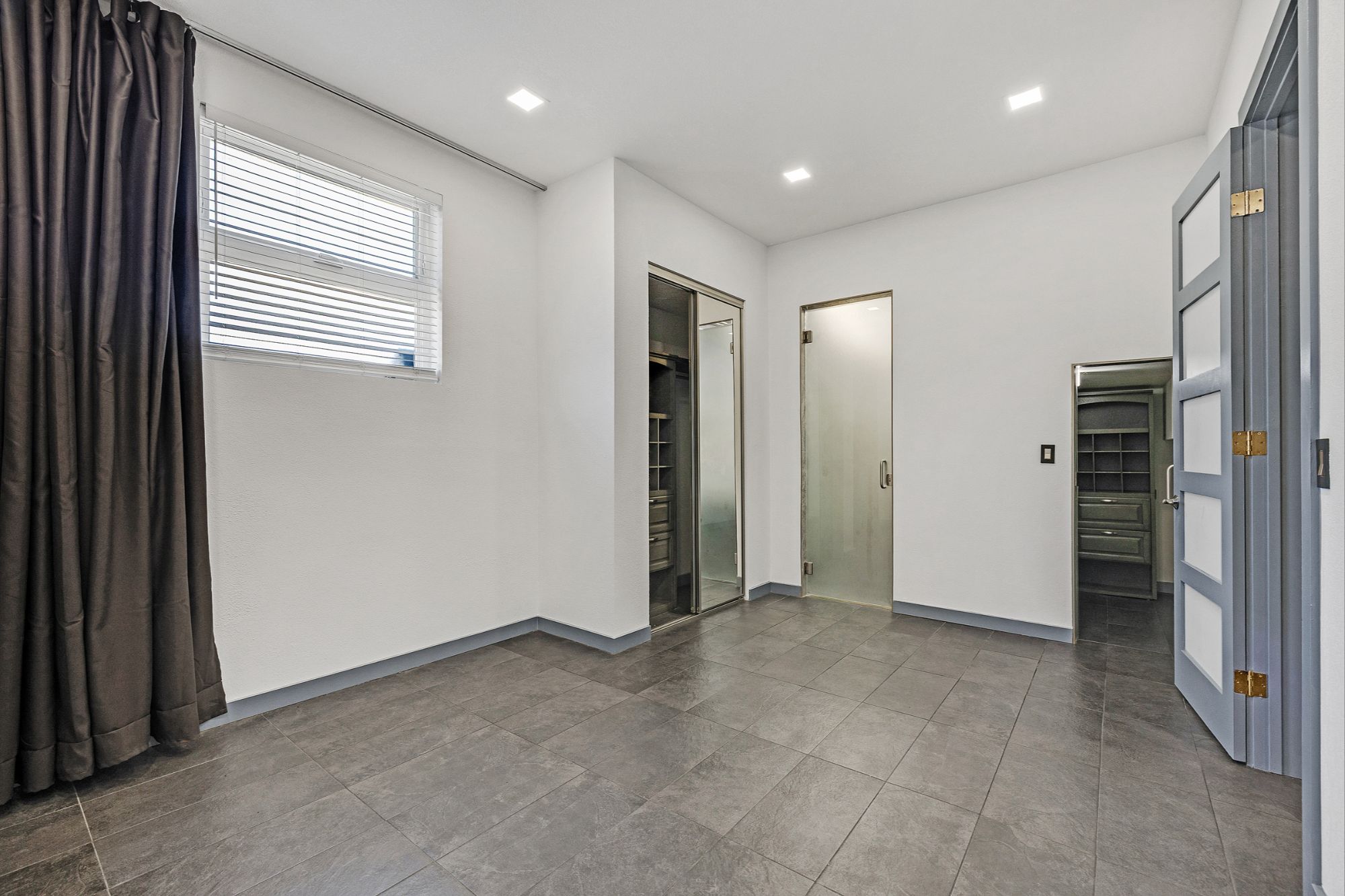 2335 Market Street apartment interior