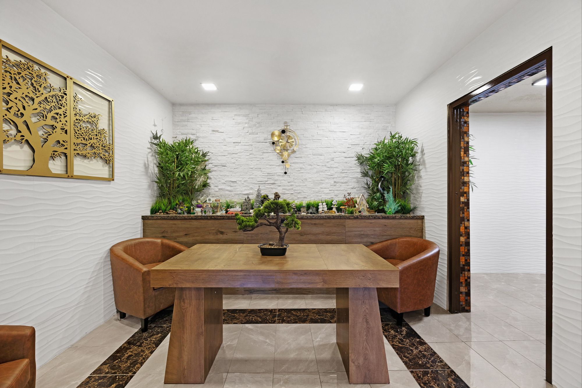 1654 25th Avenue common-area lounge