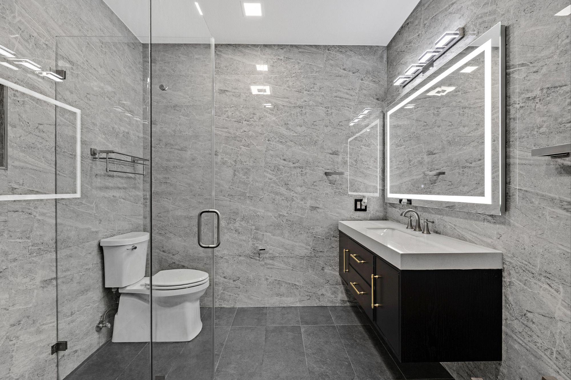 2335 Market Street bathroom