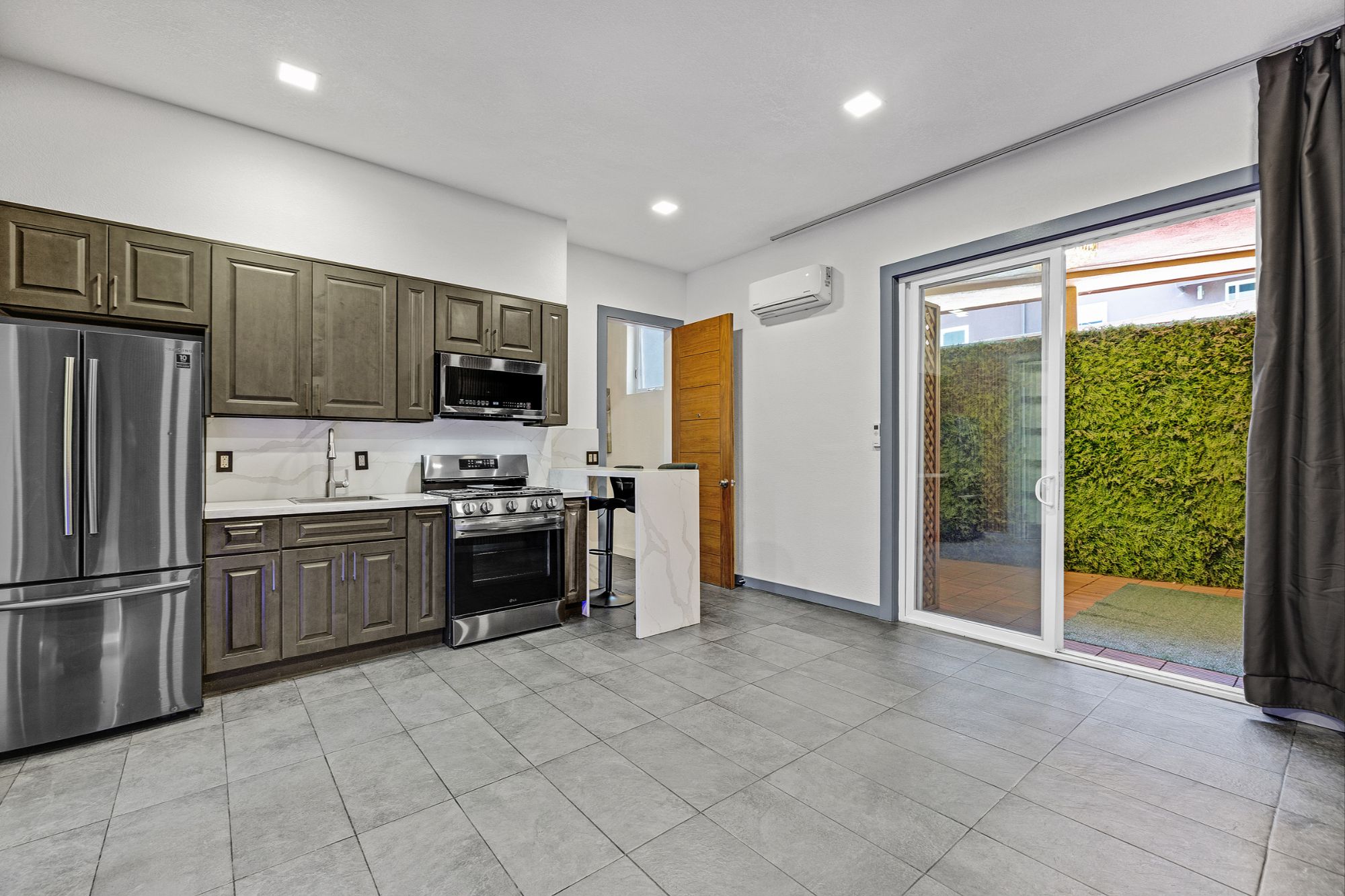 2335 Market Street kitchen