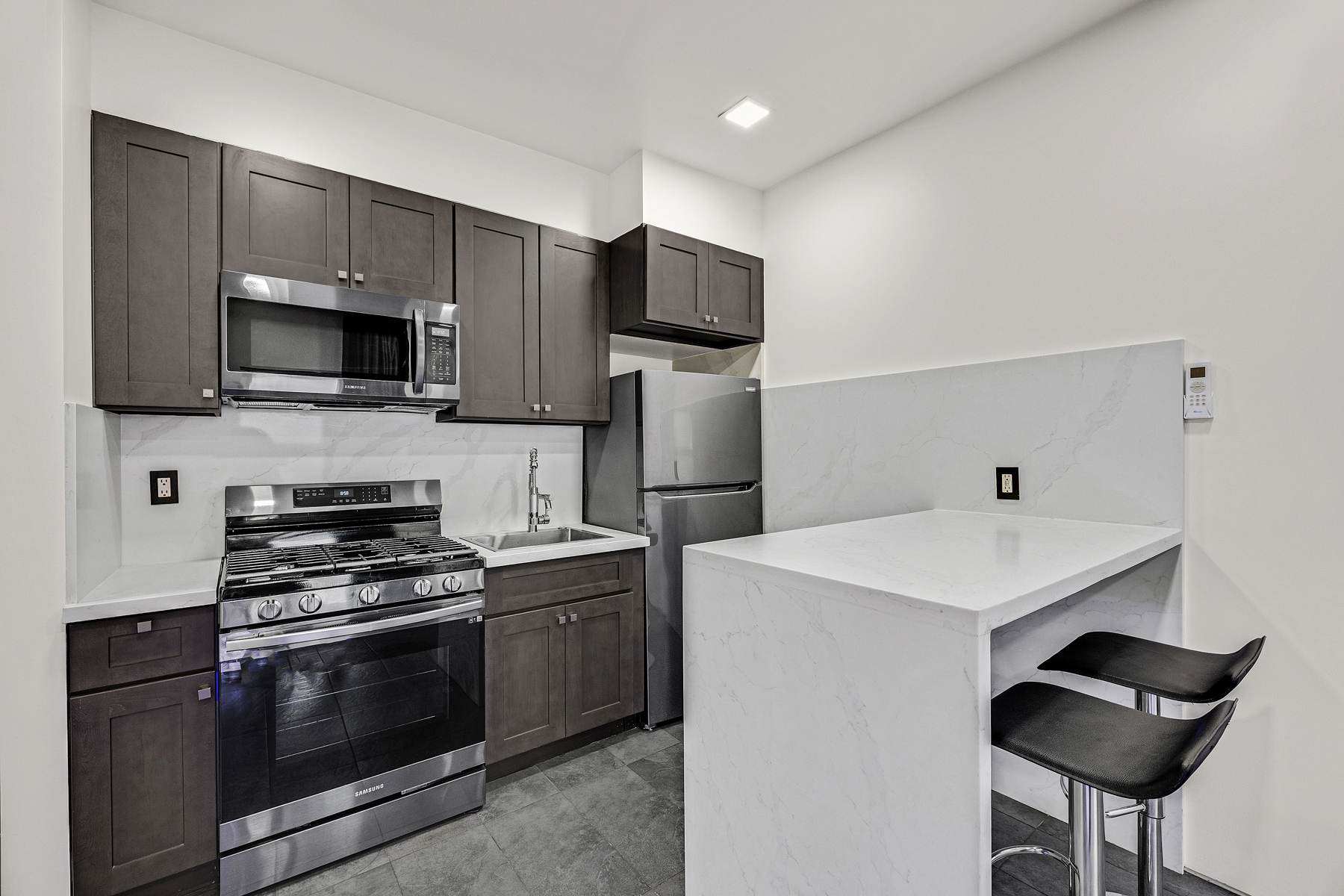 Kitchen and appliances