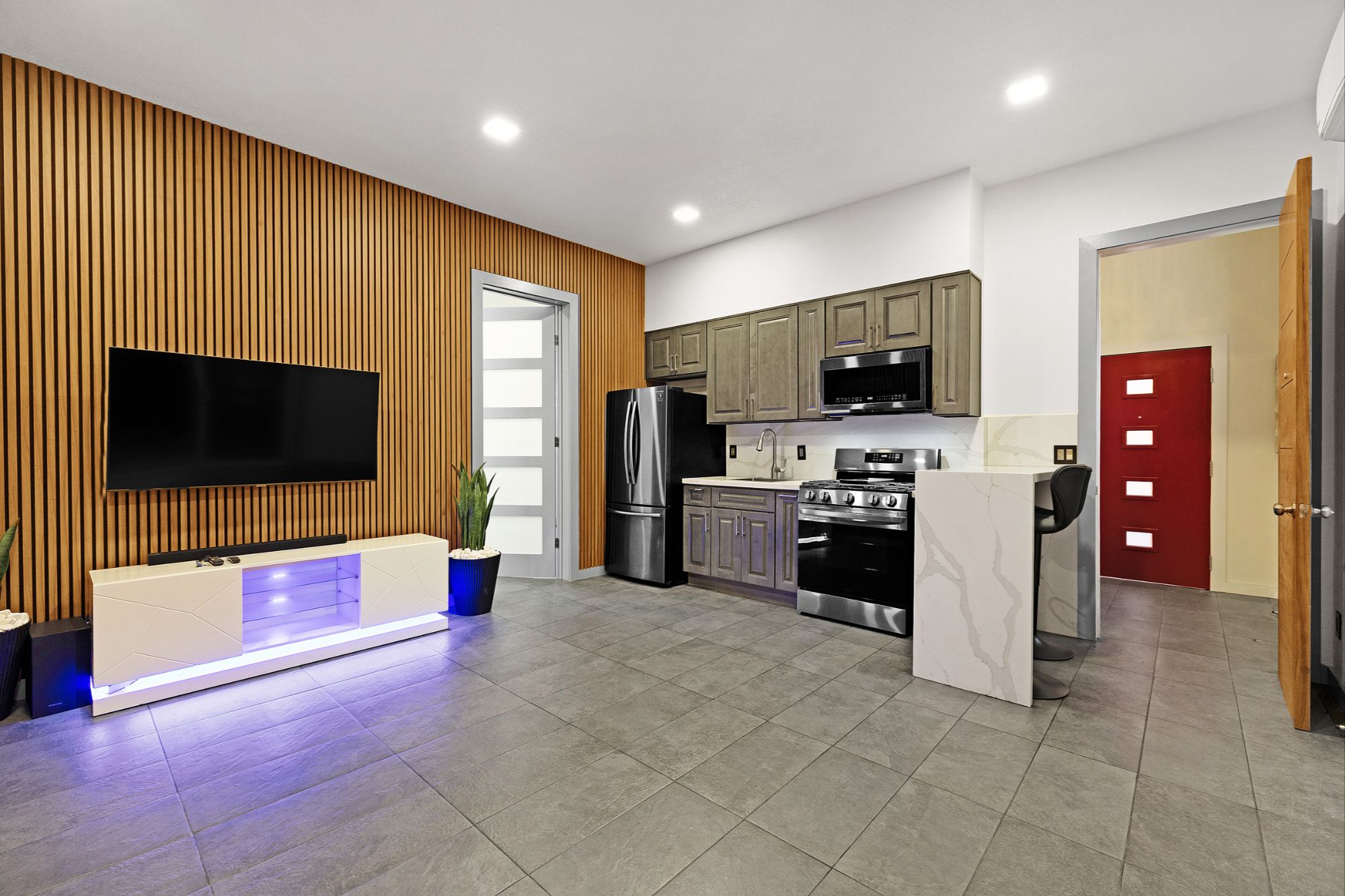 2335 Market Street living area