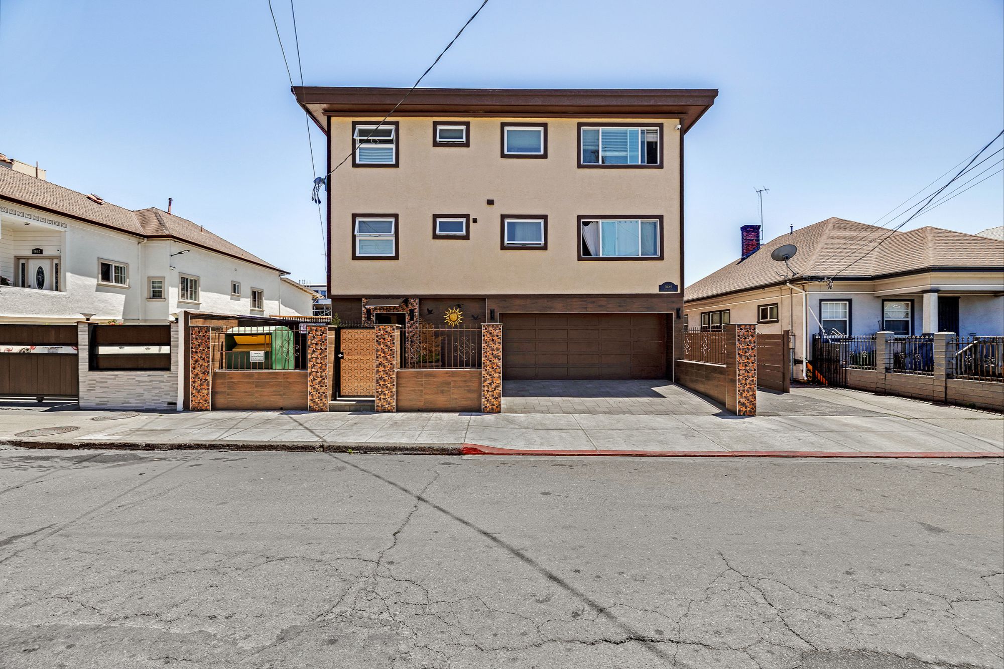 Front exterior at 1654 25th Avenue