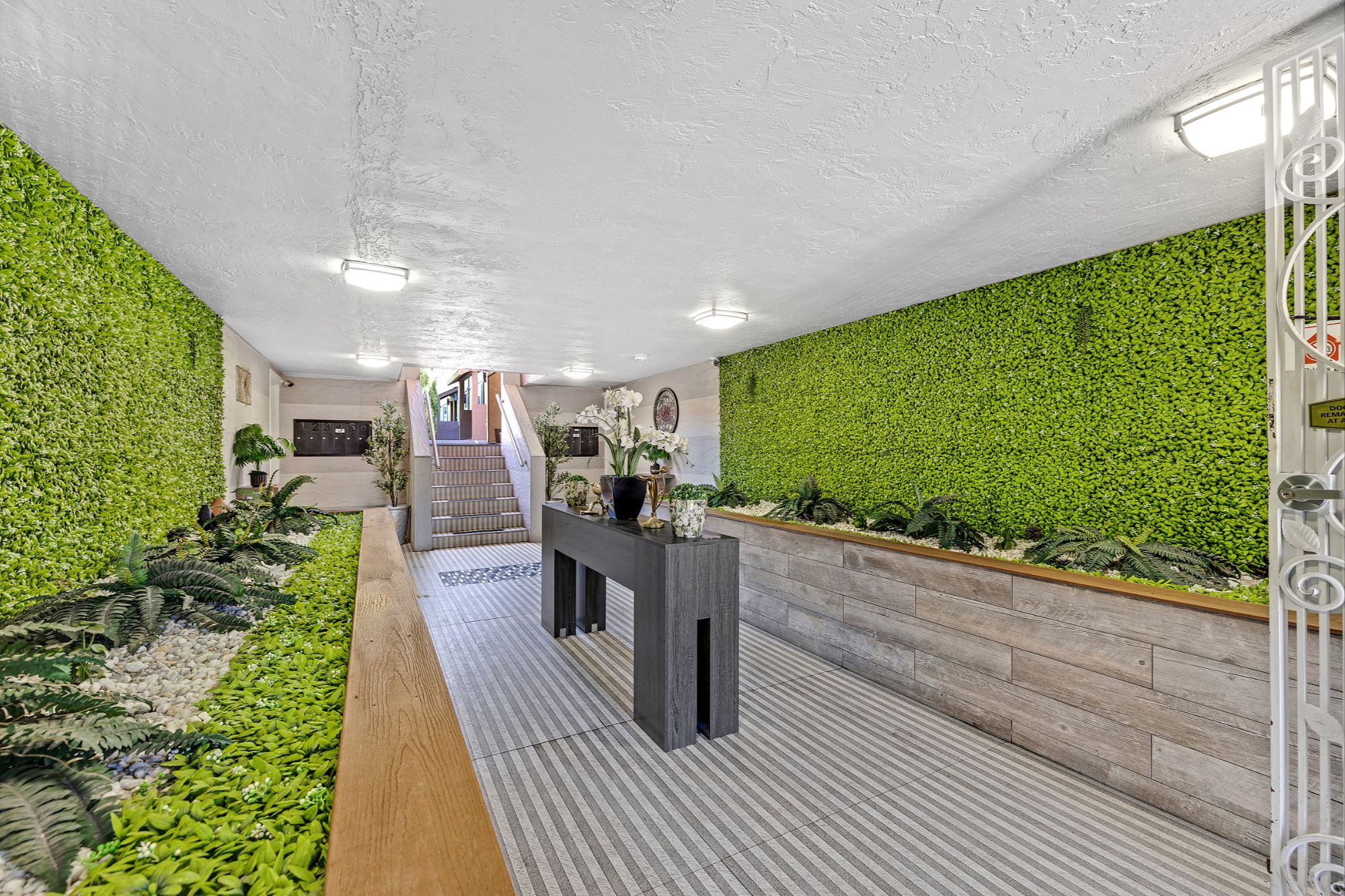 3000 Nicol Avenue common-area lounge