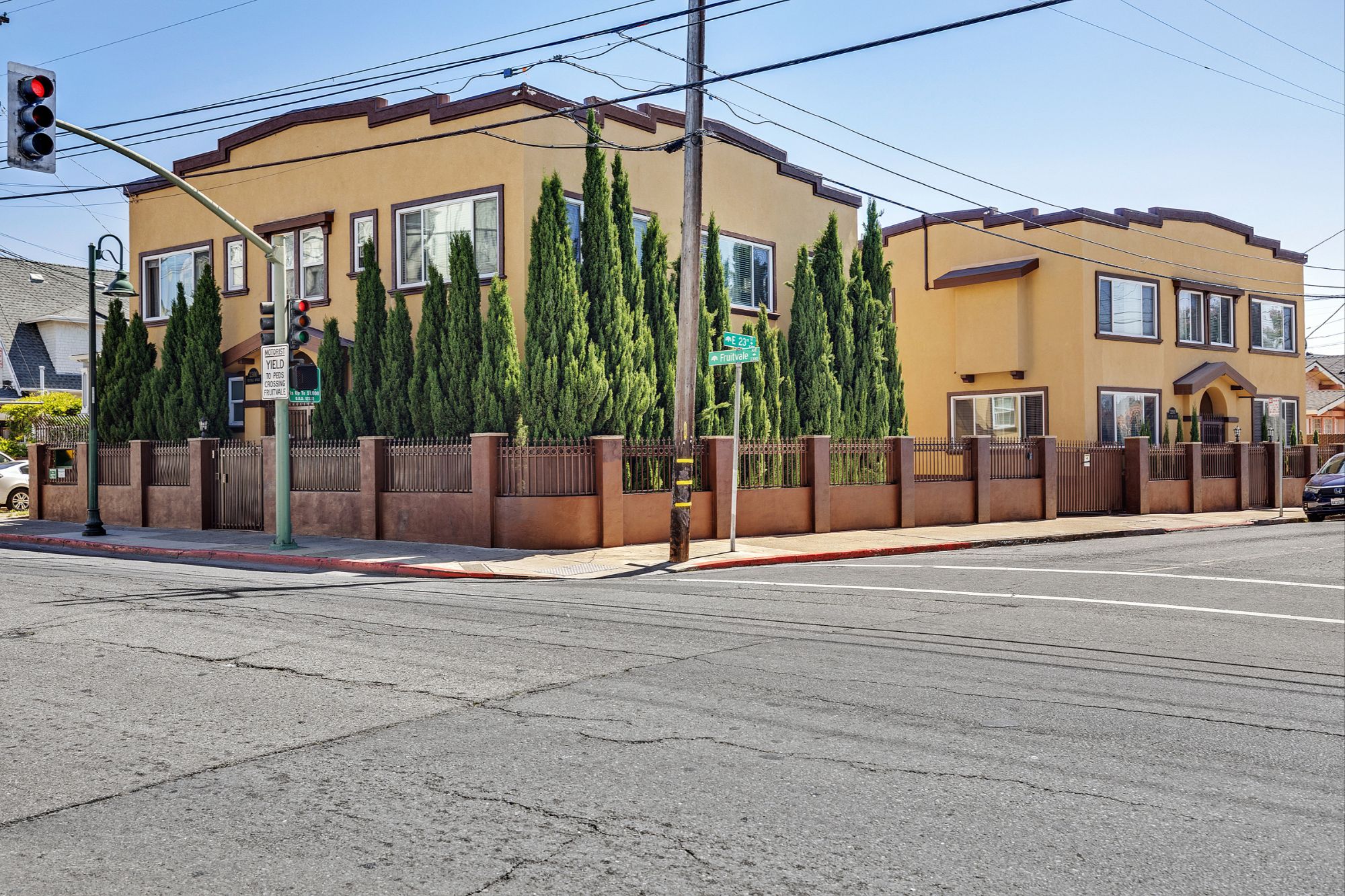 2300 Fruitvale exterior