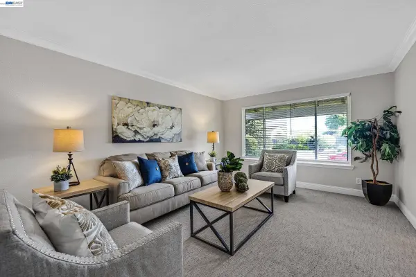 4061 Holland Dr, Pleasanton, CA 94588
