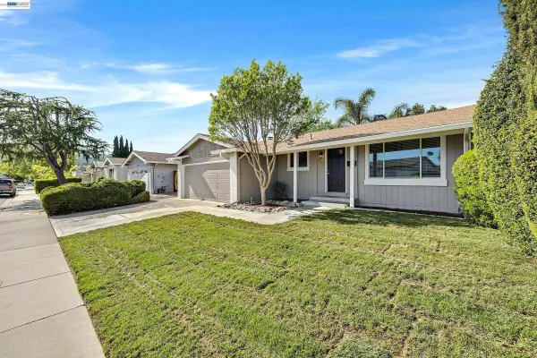 4061 Holland Dr, Pleasanton, CA 94588