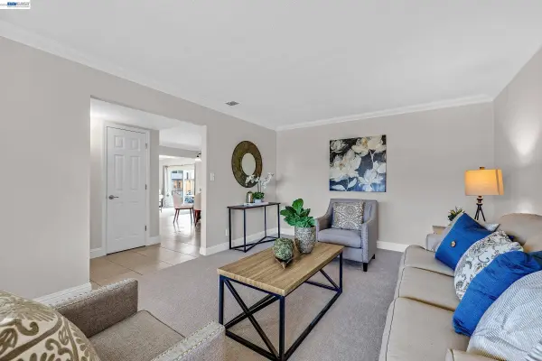 4061 Holland Dr, Pleasanton, CA 94588
