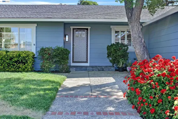2264 Stonebridge Rd, Livermore, CA 94550