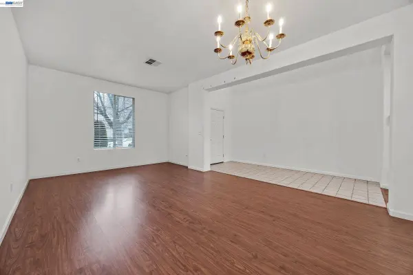 448 Burlington Dr, Tracy, CA 95376
