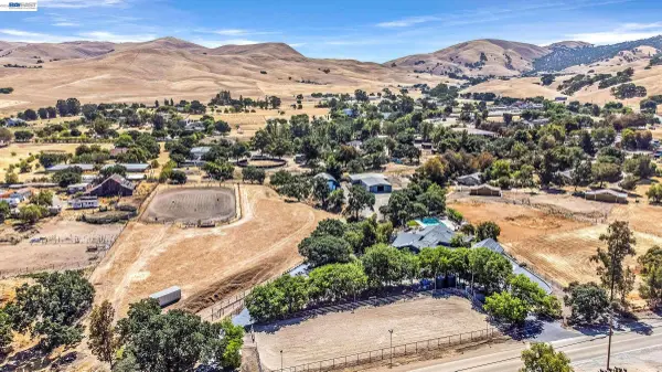 10040 Tesla Rd, Livermore, CA 94550