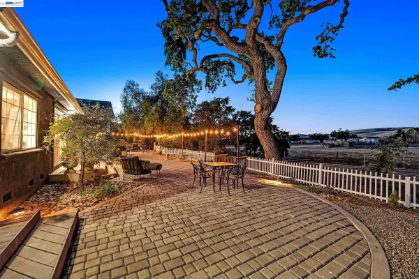 10040 Tesla Rd, Livermore, CA 94550