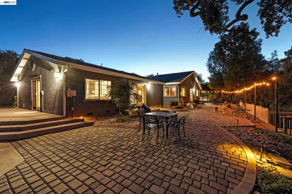 10040 Tesla Rd, Livermore, CA 94550