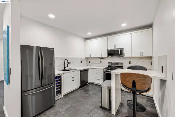 2300 Fruitvale Ave, Oakland, CA 94601