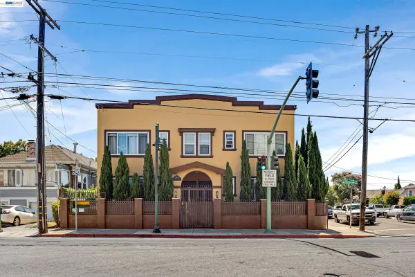 2300 Fruitvale Ave