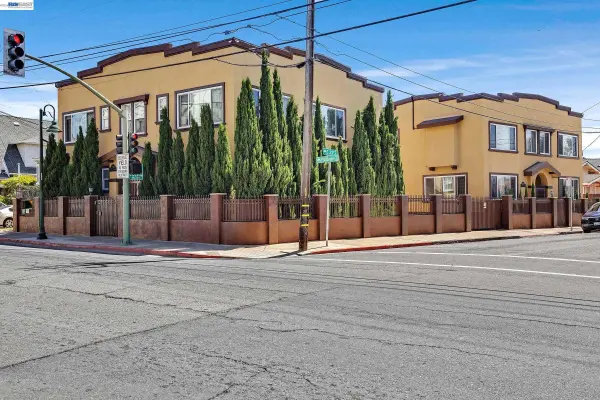 2300 Fruitvale Ave, Oakland, CA 94601