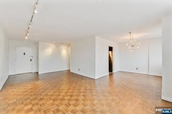 160 Overlook AVE #20D, Hackensack, NJ 07601