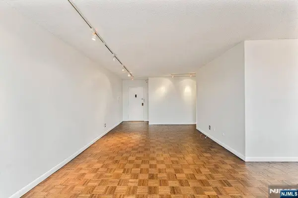 160 Overlook AVE #20D, Hackensack, NJ 07601