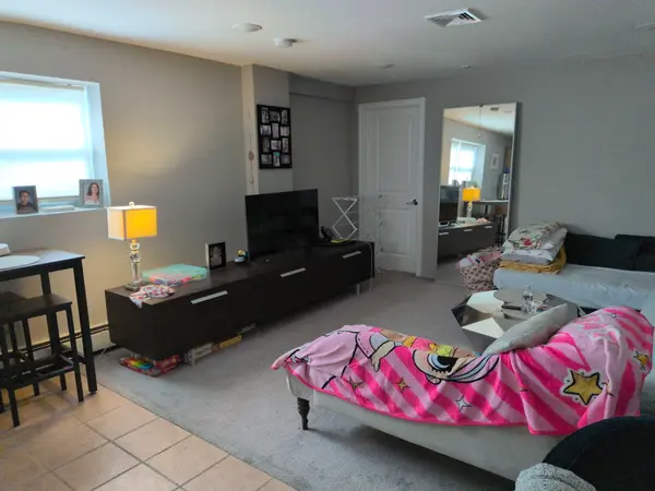 312 Glen Ave, Palisades Park, NJ 07650-1715