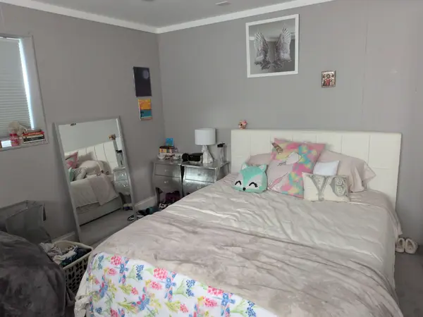 312 Glen Ave, Palisades Park, NJ 07650-1715