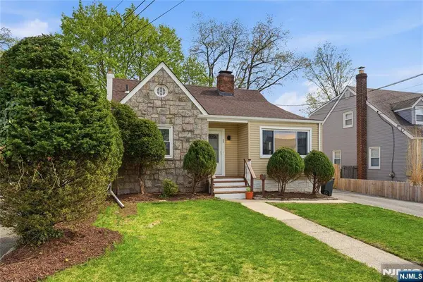 55 Huntting DR, Dumont, NJ 07628