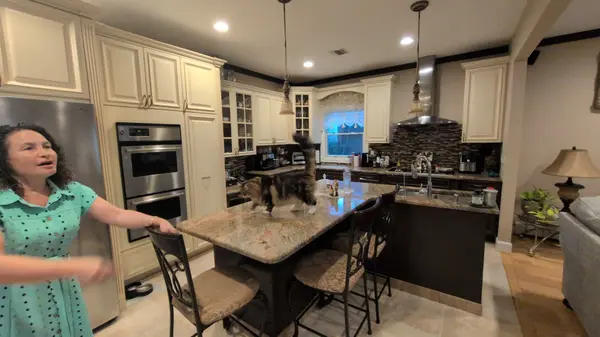 12-65 Burbank St, Fair Lawn, NJ 07410-2217