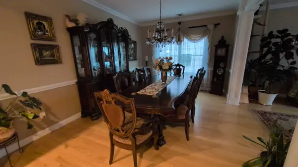 12-65 Burbank St, Fair Lawn, NJ 07410-2217