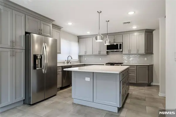 312 Glen AVE, Palisades Park, NJ 07650