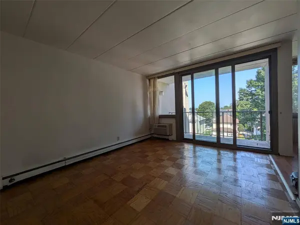 515 Anderson #6K, Cliffside Park, NJ 07010