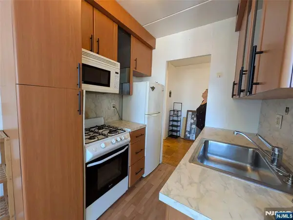 515 Anderson #6K, Cliffside Park, NJ 07010