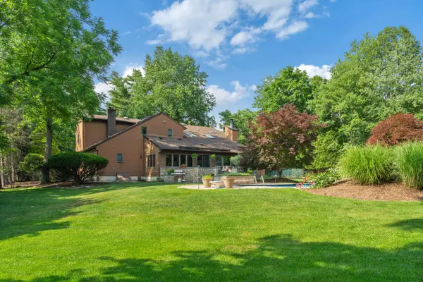 81 Old Tappan Rd, Old Tappan, NJ 07675-7418
