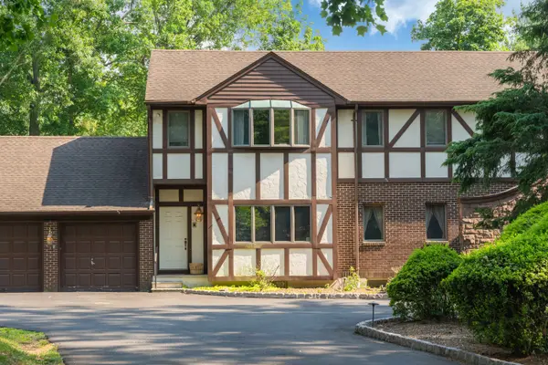 81 Old Tappan Rd, Old Tappan, NJ 07675-7418