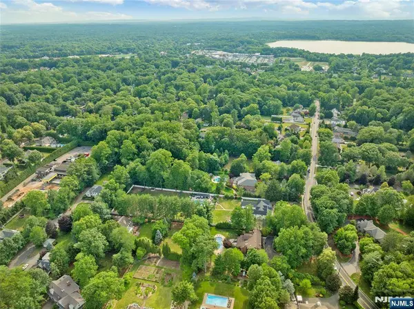 81 Old Tappan RD, Old Tappan, NJ 07675
