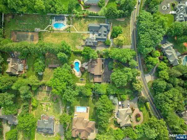 81 Old Tappan RD, Old Tappan, NJ 07675