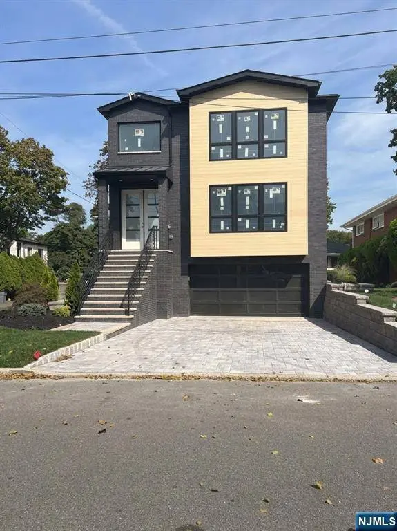 11 Rossett ST, Englewood Cliffs, NJ 07632